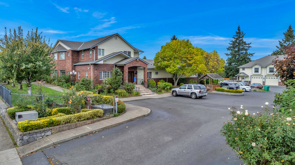 19909 SE Stark St, Portland, OR for sale - Building Photo - Image 1 of 23