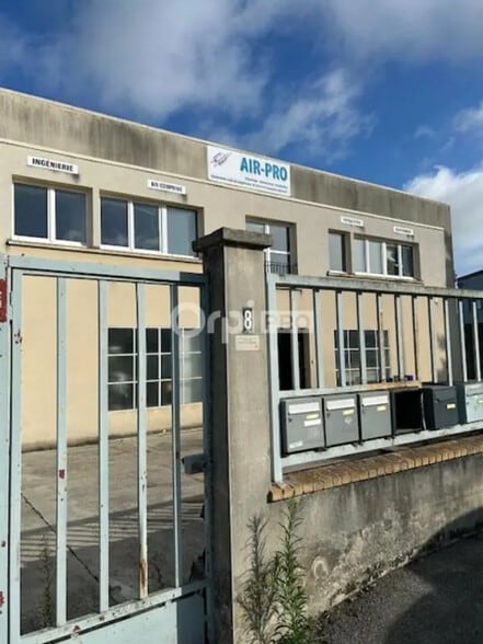 Office in Reims for lease - Building Photo - Image 2 of 12