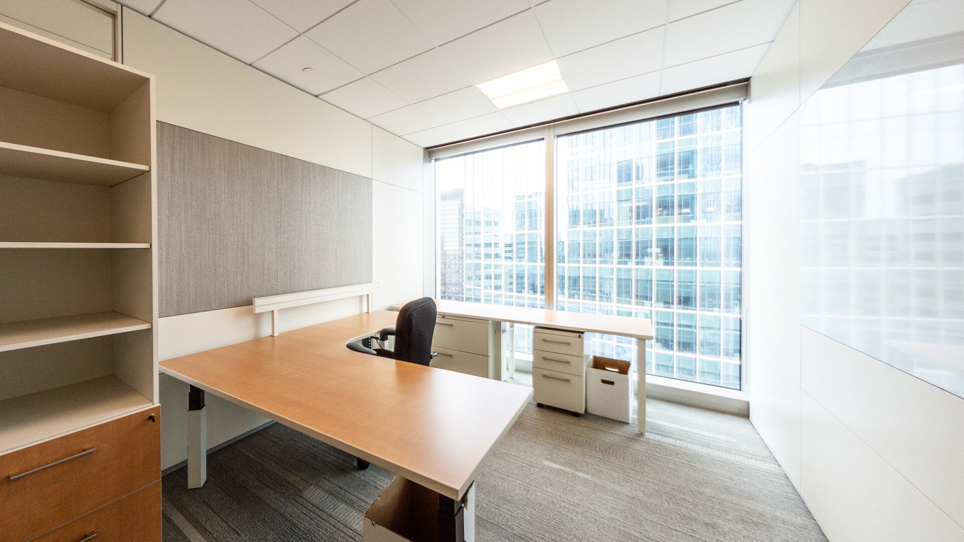 585 8th Ave SW, Calgary, AB for lease Interior Photo- Image 1 of 6