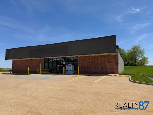 1510 Cedar St, Tipton, IA for sale - Building Photo - Image 2 of 14