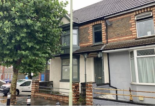 95 Broadway, Pontypridd for sale Primary Photo- Image 1 of 1