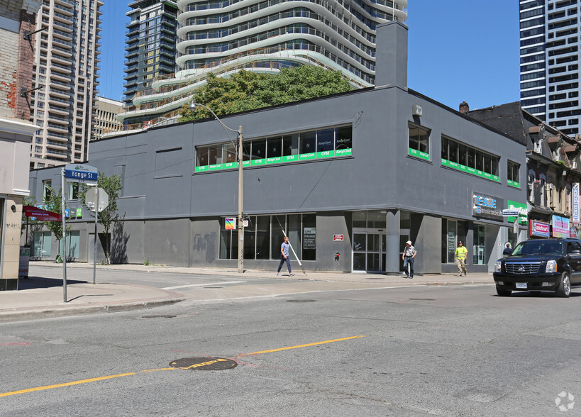 530 Yonge St, Toronto, ON for lease - Primary Photo - Image 1 of 4