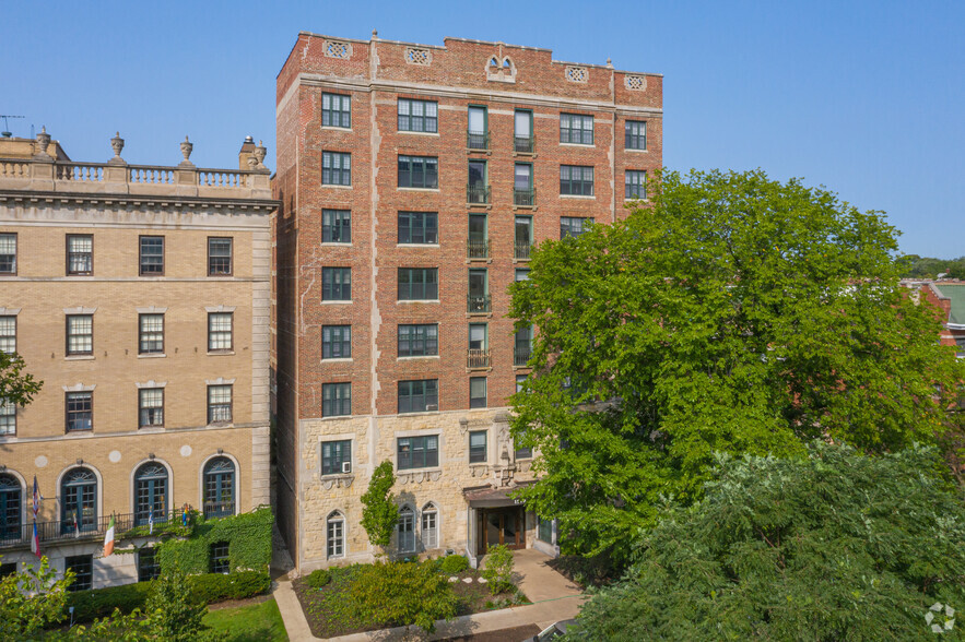 1570 Oak Ave, Evanston, IL for sale - Primary Photo - Image 1 of 1