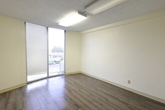 710-724 Buffalo St, Corpus Christi, TX for lease Interior Photo- Image 2 of 2