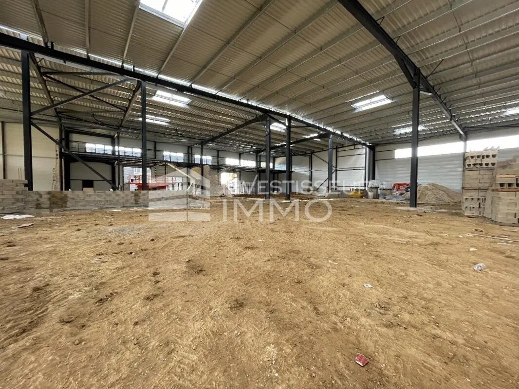 Flex in La Queue-en-Brie for lease Building Photo- Image 1 of 8