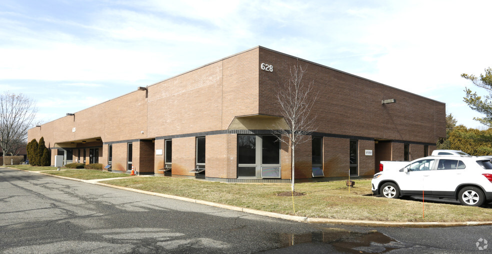 628 Shrewsbury Ave, Tinton Falls, NJ for lease - Primary Photo - Image 1 of 6