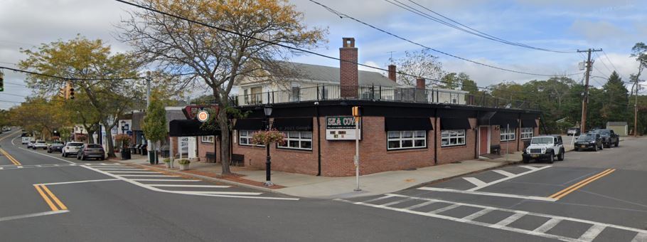 361 Main St, Center Moriches, NY for lease - Building Photo - Image 2 of 9