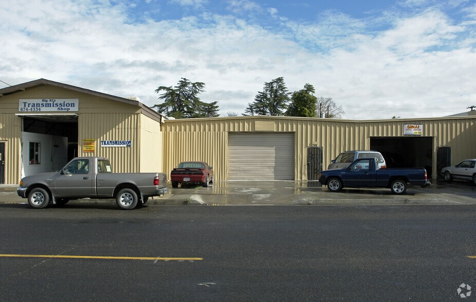 421-425 N E St, Madera, CA for sale - Building Photo - Image 2 of 19