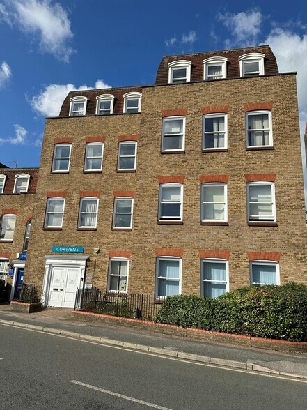 Gladbeck Way, Enfield for lease - Building Photo - Image 2 of 12