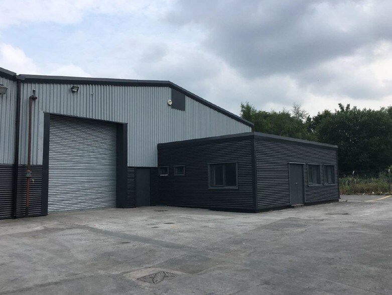 Lowick Clos, Stockport for sale - Primary Photo - Image 1 of 1