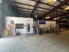 11803 Metro Pky, Fort Myers, FL for lease Interior Photo- Image 1 of 11