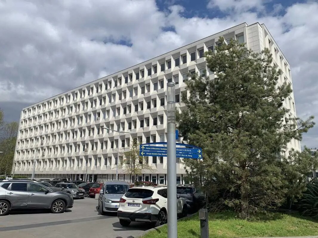 Office in Créteil for lease Building Photo- Image 1 of 6