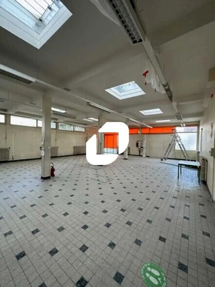 5 Rue Gambetta, Gargenville for lease - Interior Photo - Image 1 of 8