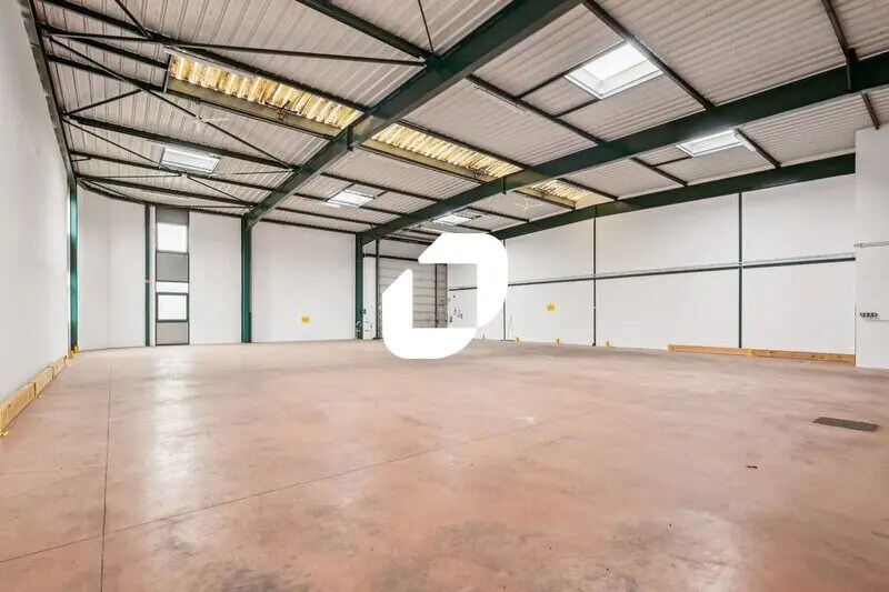 Office in Villepinte for lease - Interior Photo - Image 2 of 18