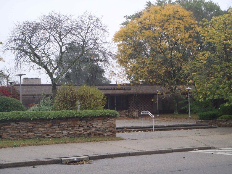 202 Smithfield Ave, Pawtucket, RI 02860