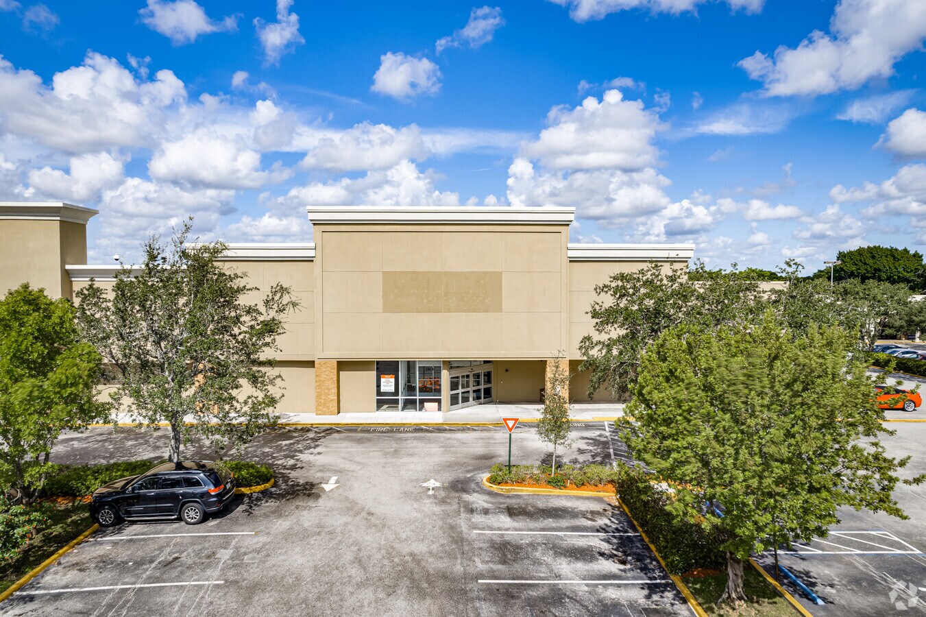 3701 W Hillsboro Blvd, Deerfield Beach, FL 33442