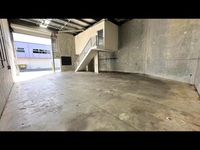 19 Kangoo Rd, Somersby for lease Interior Photo- Image 2 of 3