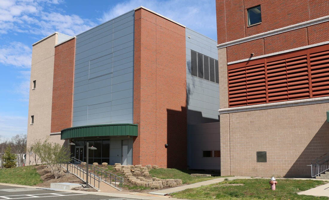 401 N Middletown Rd, Pearl River, NY 10965