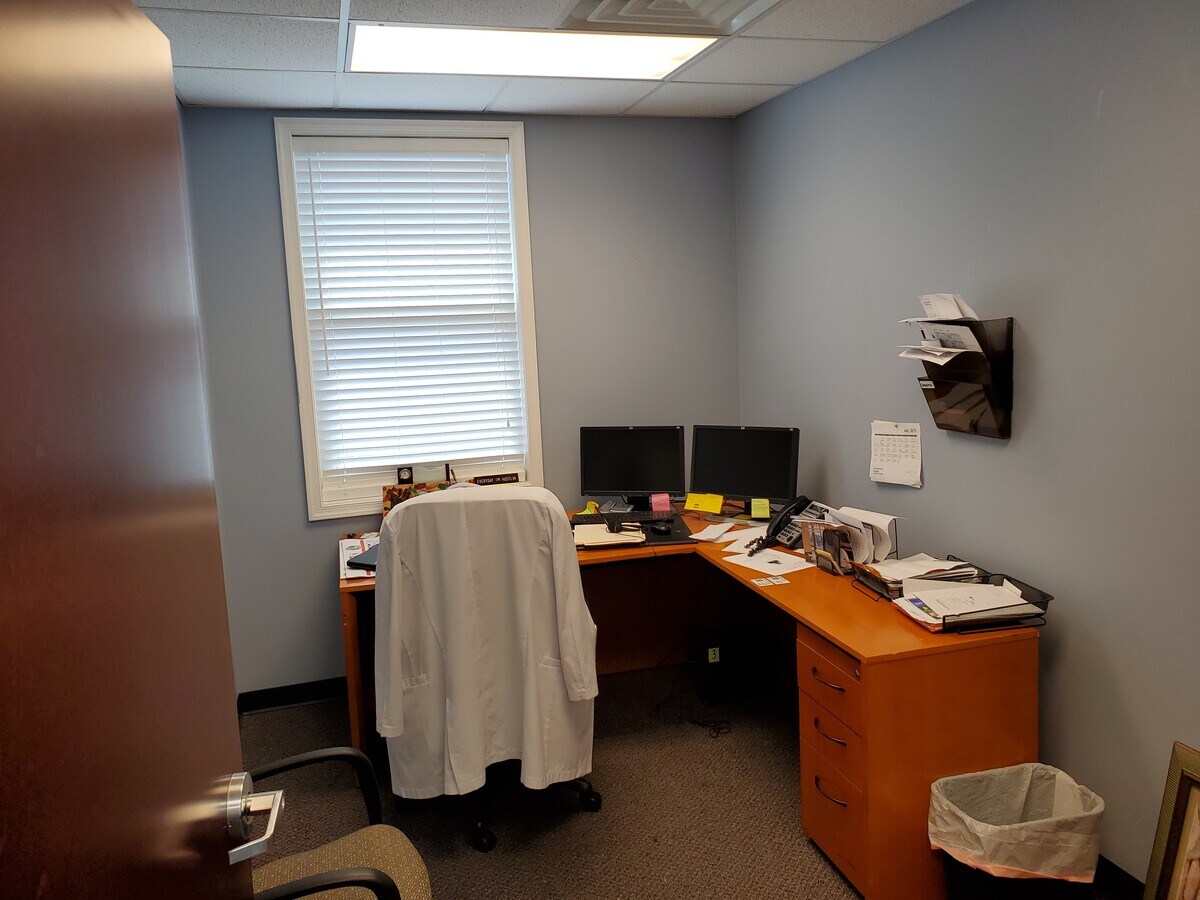 910 Eastern Shore Dr, Salisbury, MD 21804