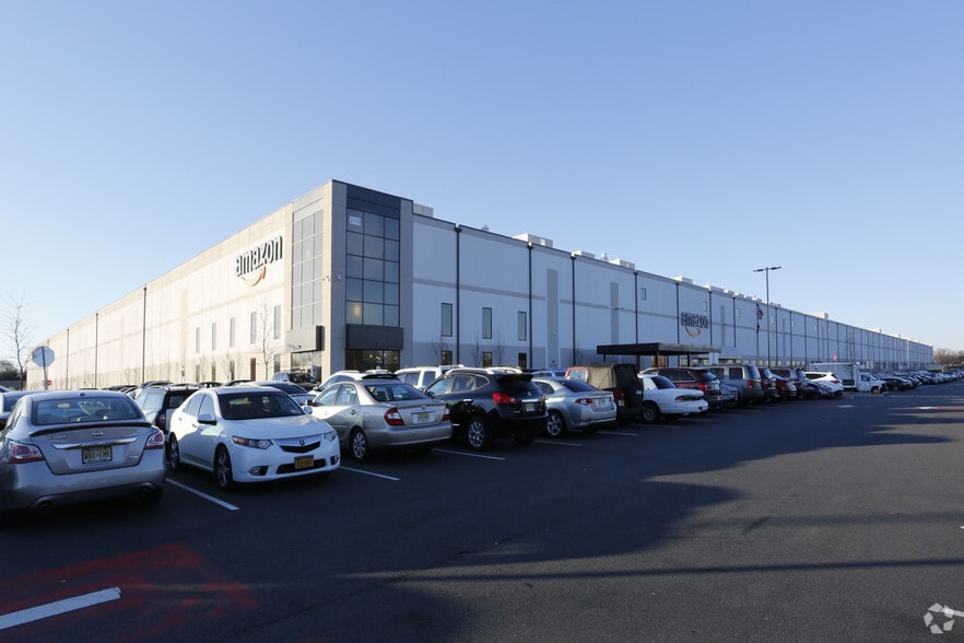 2170 State Route 27, Edison, NJ 08817