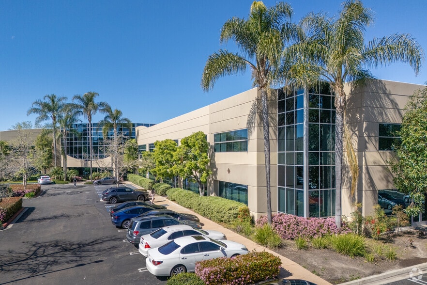 2 South Pointe Dr, Lake Forest, CA for lease - Primary Photo - Image 1 of 13