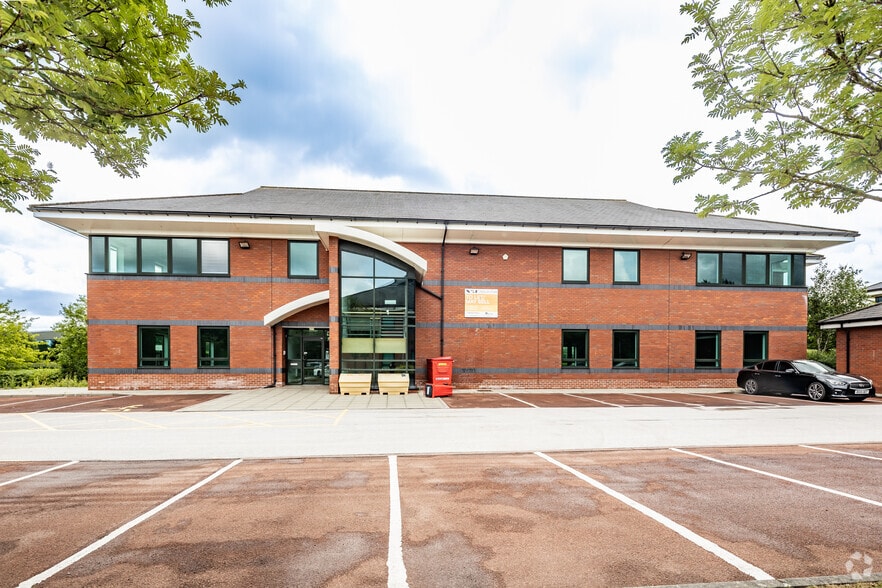 Monks Way, Runcorn for lease - Building Photo - Image 3 of 5
