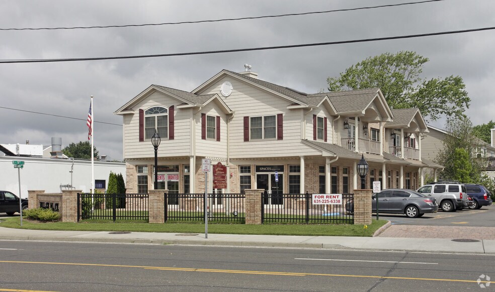 410 W Montauk Hwy, Lindenhurst, NY for sale - Primary Photo - Image 1 of 1