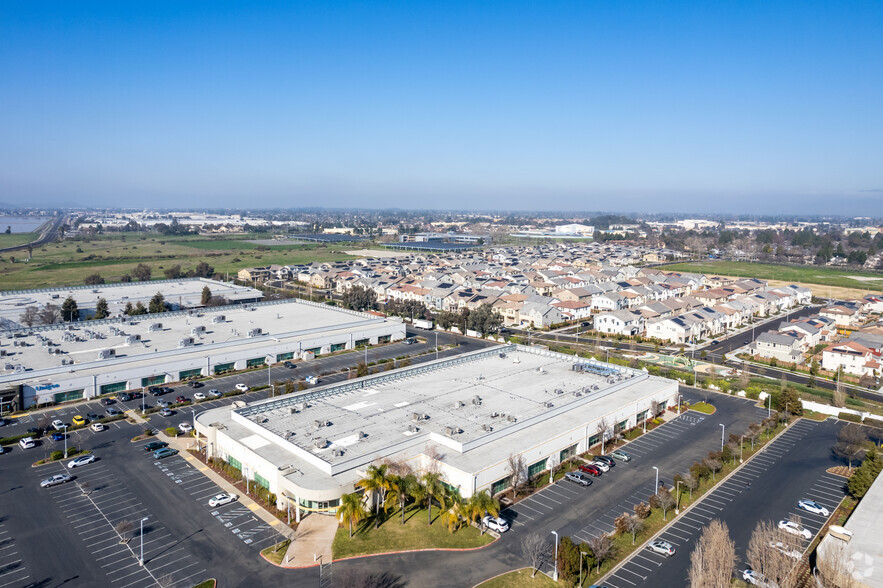 39611 Eureka Dr, Newark, CA for lease - Aerial - Image 2 of 8