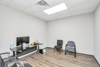 9001 Jensen Dr, Houston, TX for lease Interior Photo- Image 1 of 10