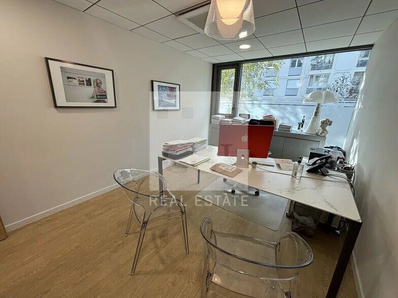 Office in Lyon for lease - Interior Photo - Image 2 of 12