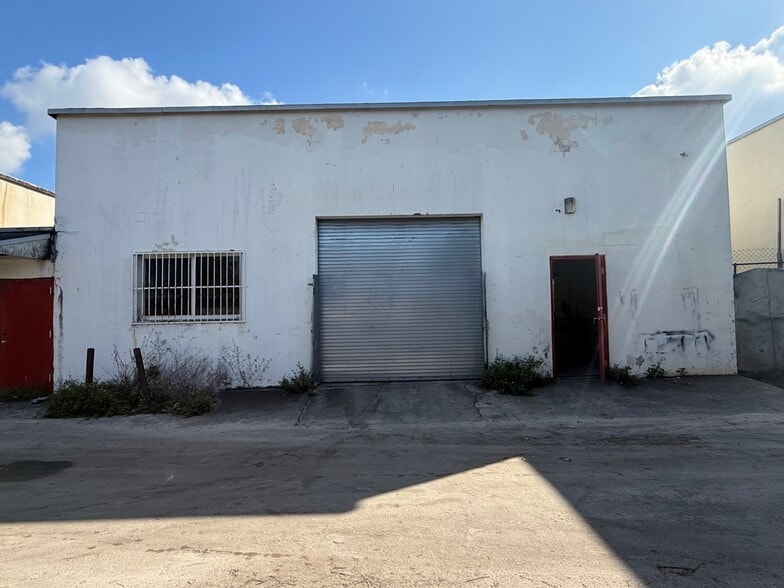 3660 E 10th Ct, Hialeah, FL for lease - Building Photo - Image 2 of 6