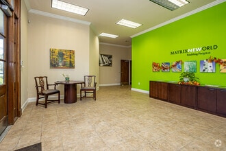 2798 O'Neal Ln, Baton Rouge, LA for sale Interior Photo- Image 2 of 19