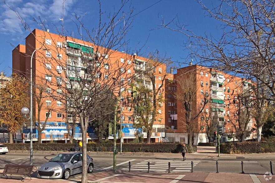 Calle Carlos Arniches, 2, Móstoles, Madrid for lease - Primary Photo - Image 1 of 3
