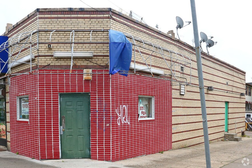 195-02 47th Ave, Flushing, NY for sale - Primary Photo - Image 1 of 1