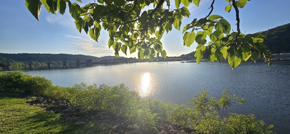 13084 Winfield Rd, Winfield, WV for sale - Primary Photo - Image 2 of 13