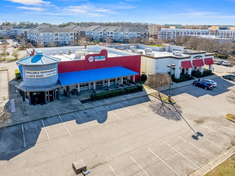 Carrabba's and Vacant Restaurant portfolio of 2 properties for sale on LoopNet.com - Building Photo - Image 3 of 10