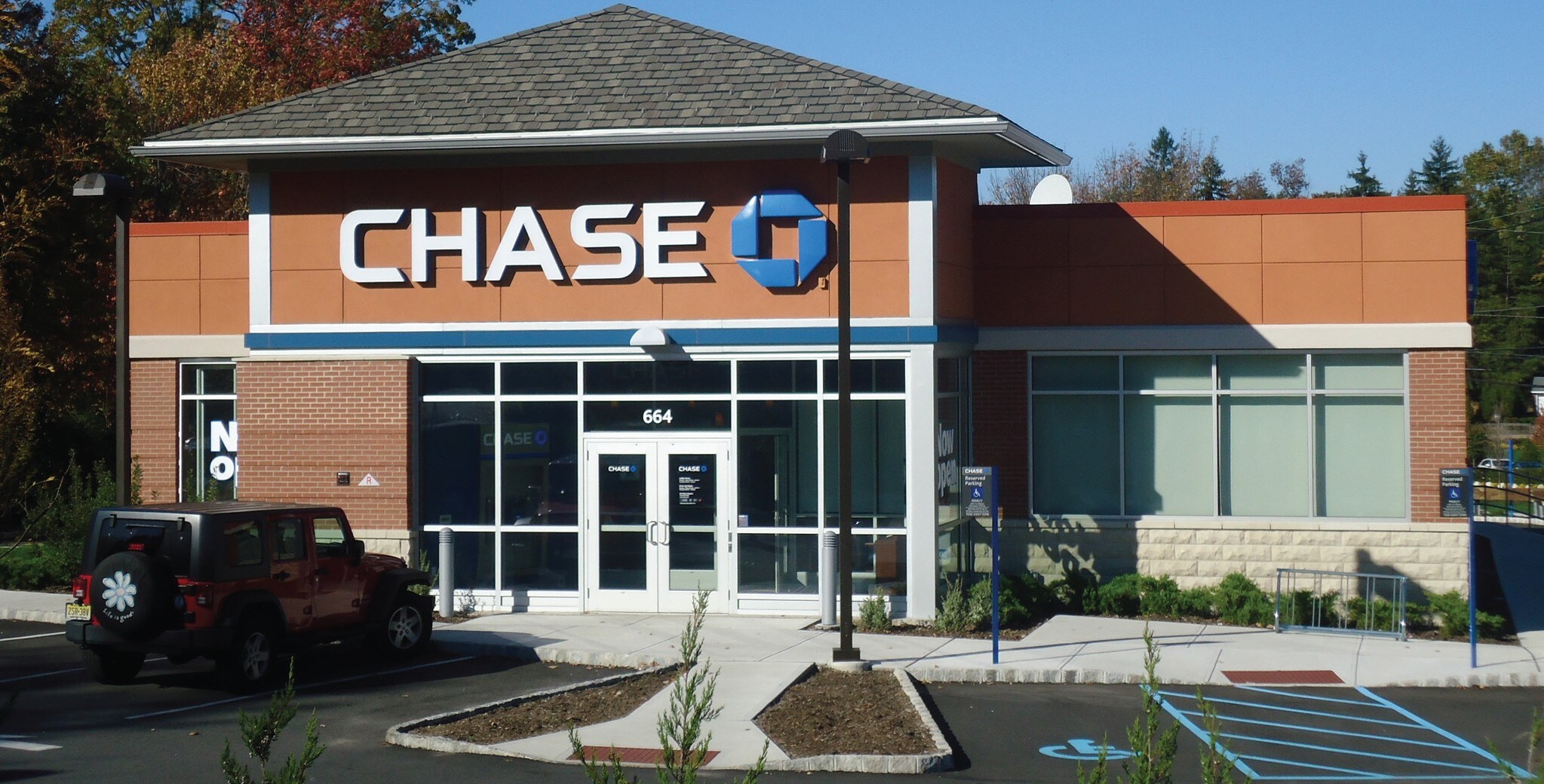 664 Pompton Ave, Cedar Grove, NJ for sale Primary Photo- Image 1 of 1