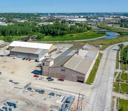 2100 Manchester Trwy, Kansas City, MO - aerial  map view