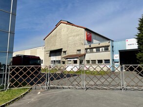 Industrial in Mitry-Mory for sale Building Photo- Image 1 of 9