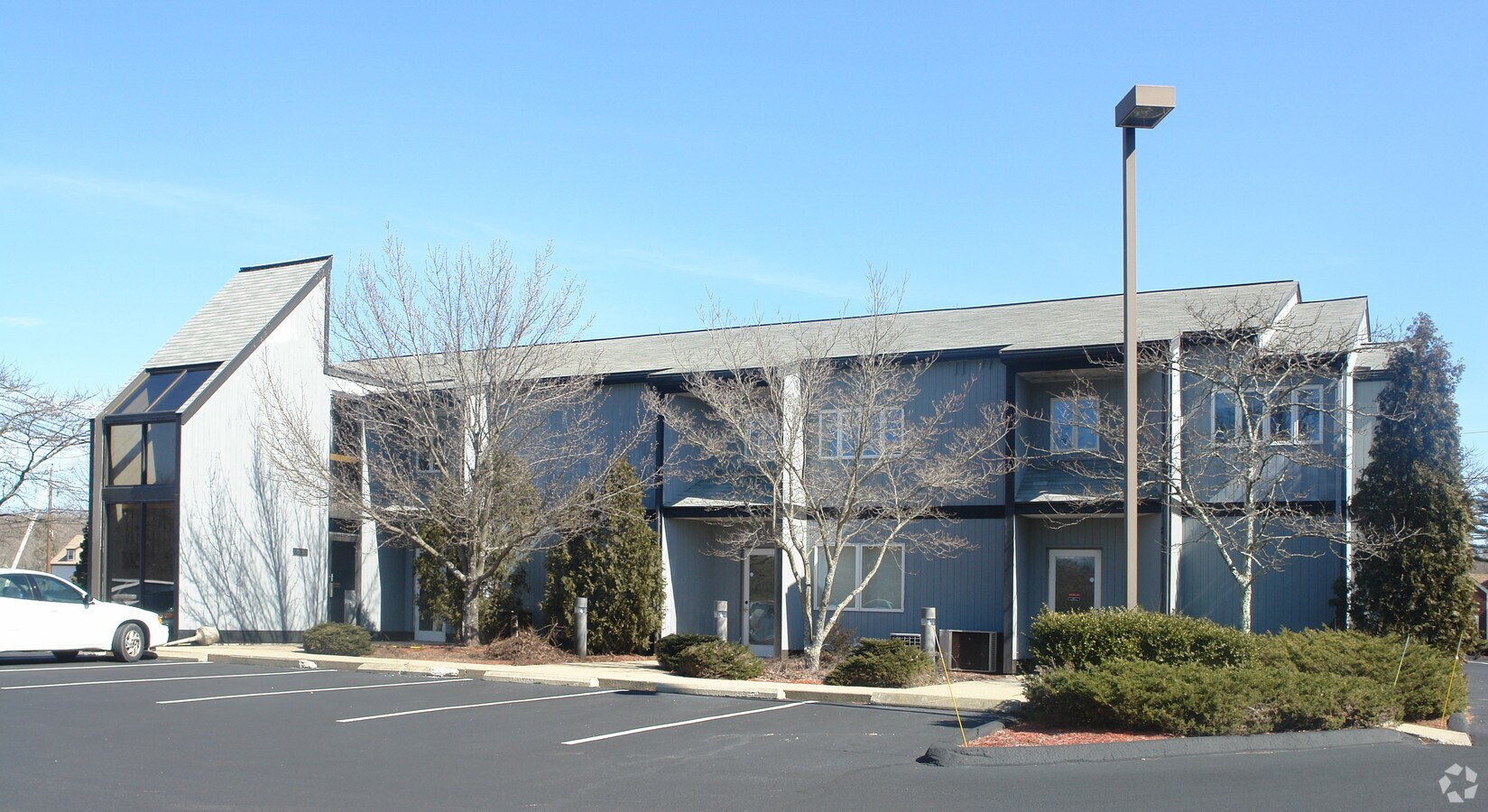 207208 Bedford St, Lakeville, MA 02347