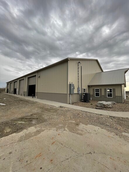 43005 Lude Rd, Belmont, OH for lease - Building Photo - Image 2 of 16