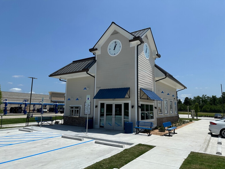 17630 W Lake Houston Pky, Humble, TX for sale - Building Photo - Image 1 of 1