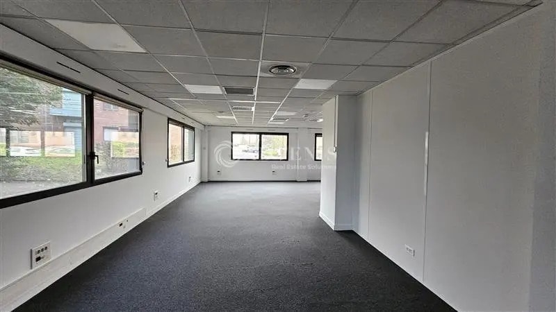 Office in VILLENEUVE-D'ASCQ for lease - Interior Photo - Image 3 of 6
