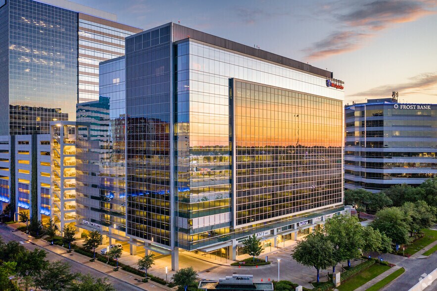 9807 Katy Fwy, Houston, TX for sale - Primary Photo - Image 1 of 1