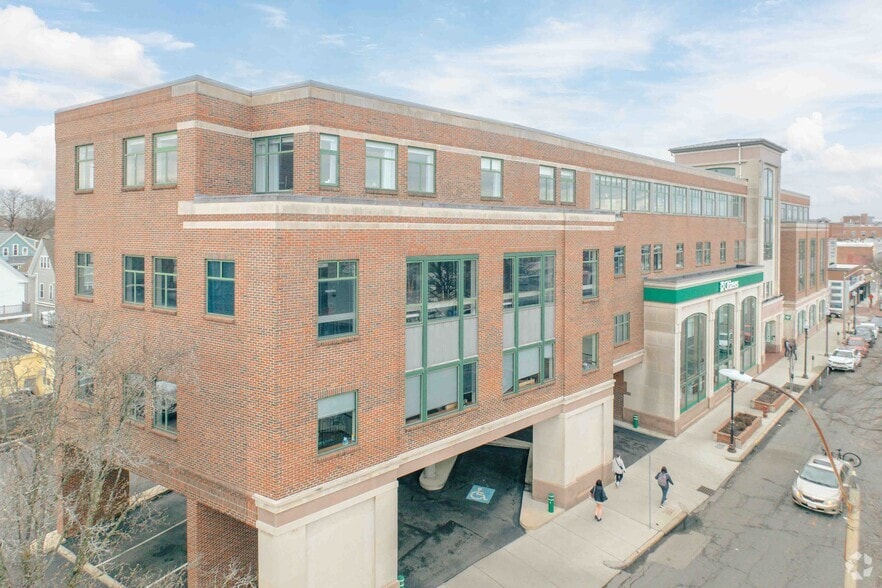 212 Elm St, Somerville, MA for lease - Building Photo - Image 3 of 5