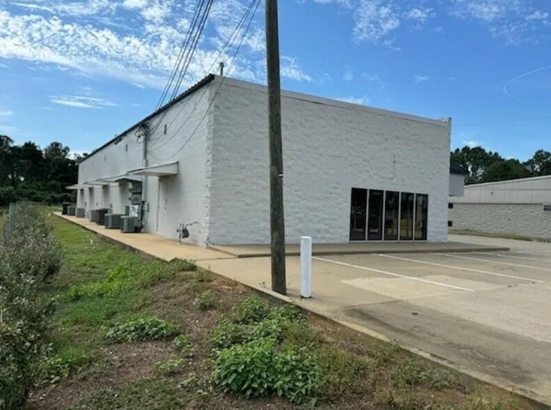 1909 W Dallas Ave, Selma, AL for lease - Building Photo - Image 2 of 5