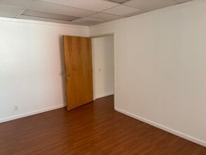 930 Alhambra Blvd, Sacramento, CA for lease Interior Photo- Image 2 of 5