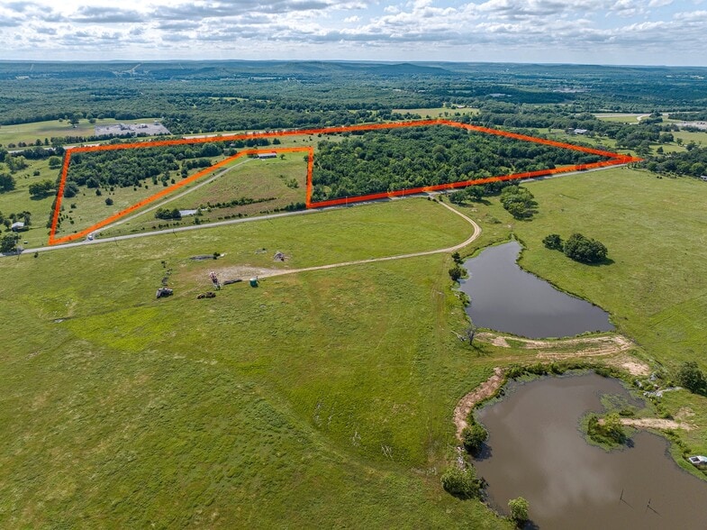 8633 Ulan Rd, Indianola, OK for sale - Building Photo - Image 2 of 15