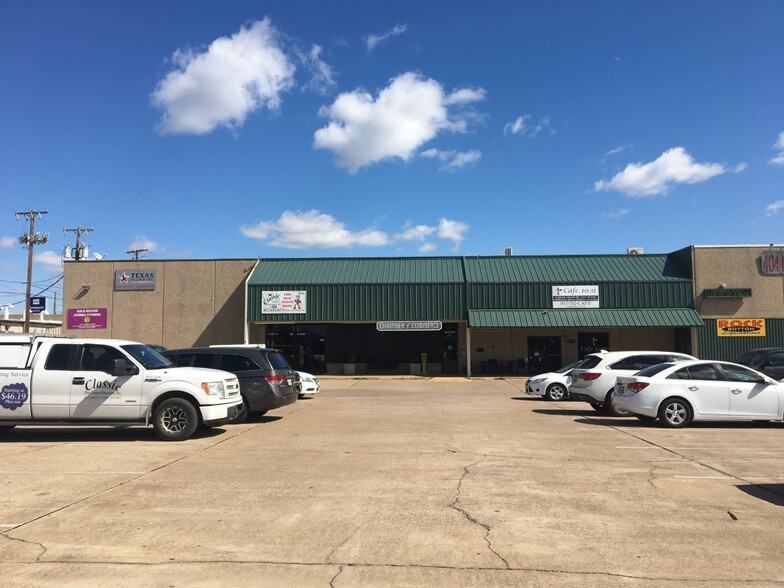 404 W Main St, Azle, TX for sale - Building Photo - Image 3 of 12