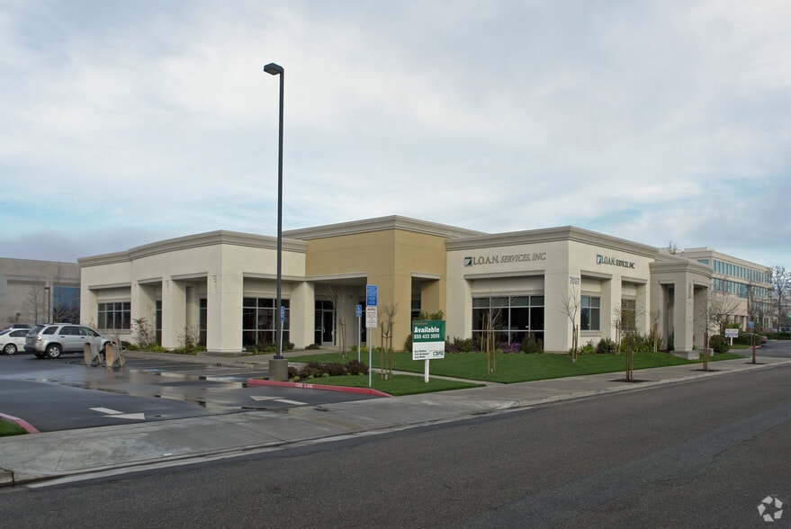 7067 N Mariposa Ave, Fresno, CA for lease - Building Photo - Image 2 of 3